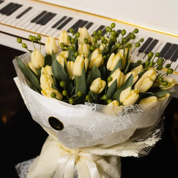Buchet de lalele Golden Grace
