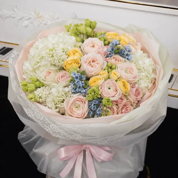 Buchet Pastel Symphony