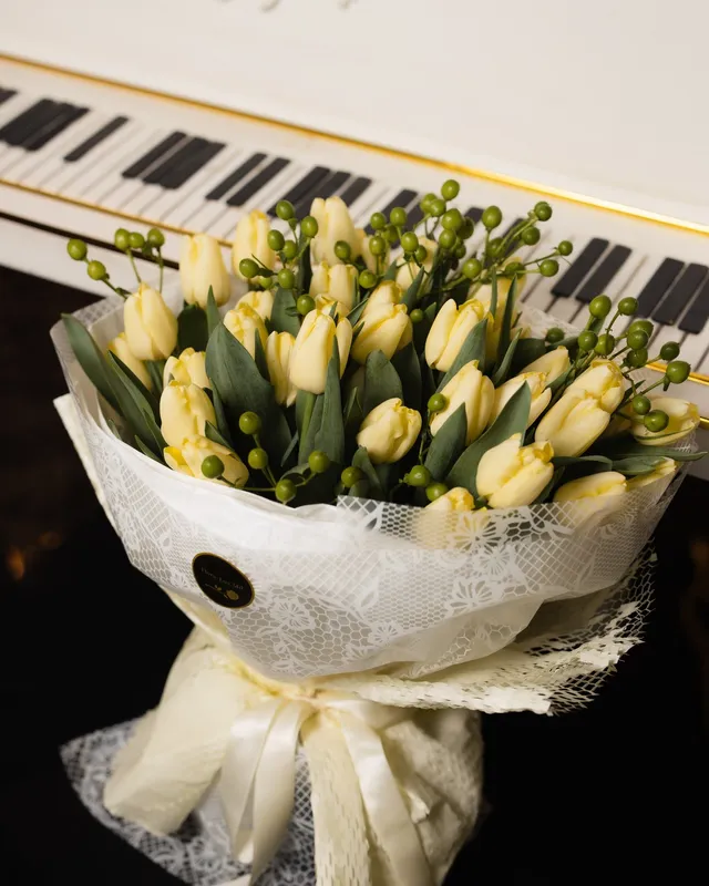 Buchet de lalele Golden Grace